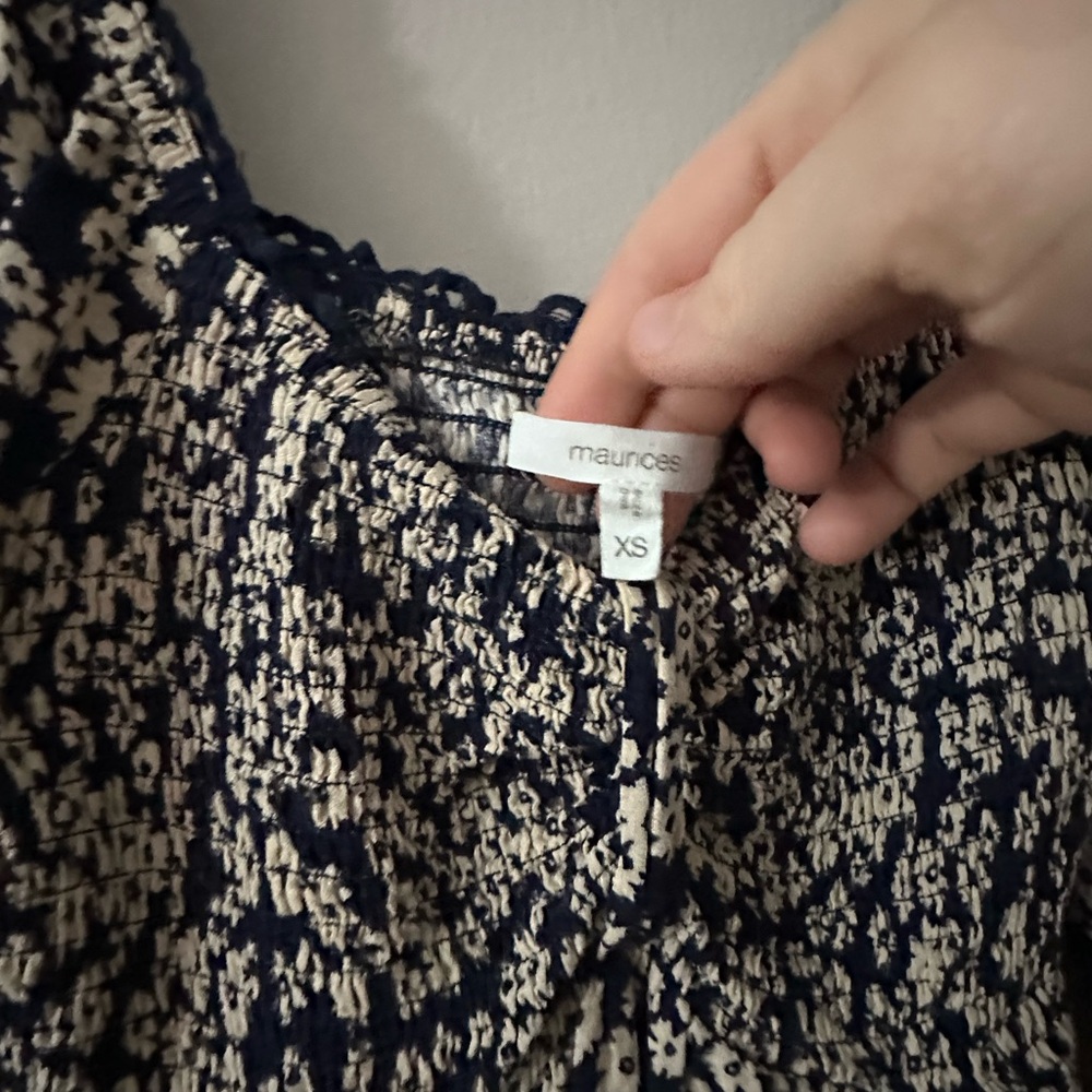 Floral black and cream Women's Top - Picture 3 of 5